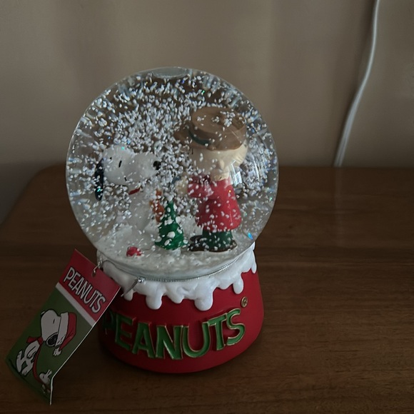 Snoopy snow globe - Picture 5 of 5